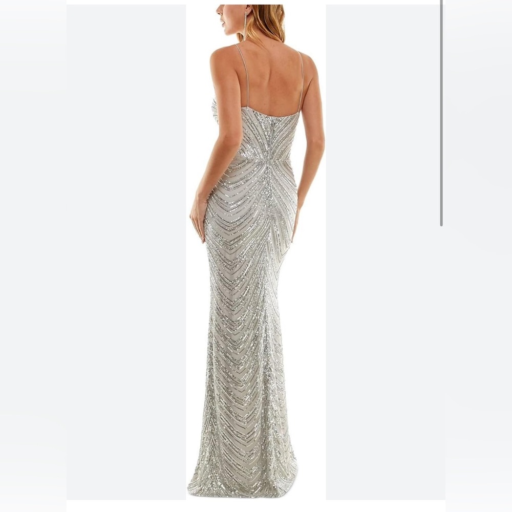 Prom dress - Picture 2 of 7